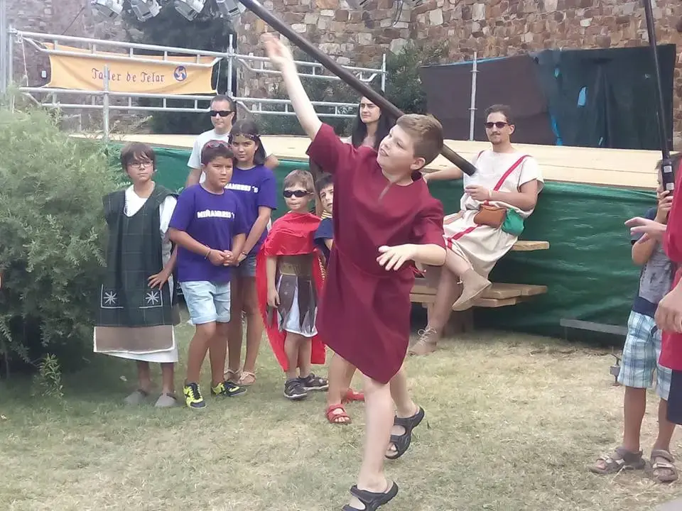 Talleres infantiles de Astures y Romanos en el campamento