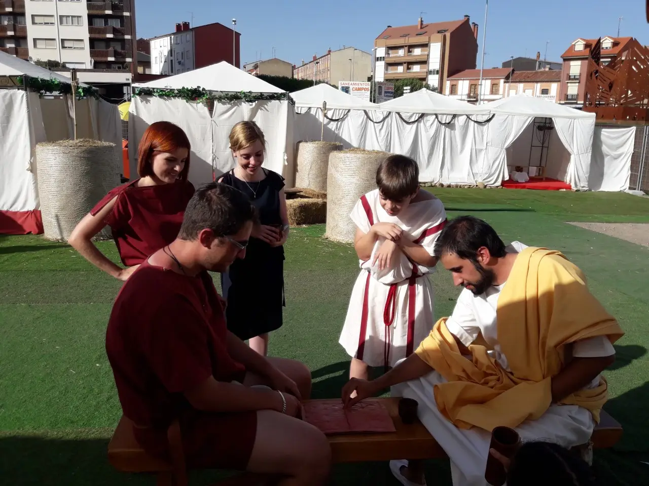 Talleres infantiles de Astures y Romanos en el campamento