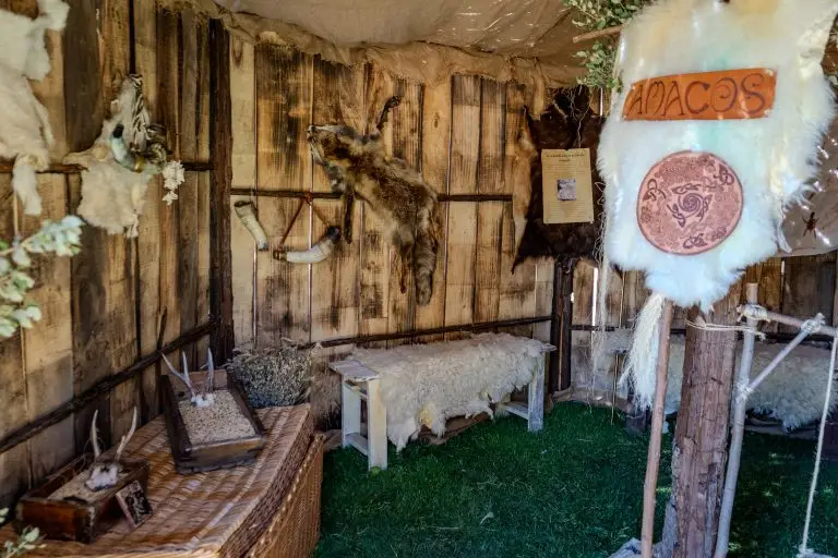 Interior Caseta Astur de los Amacos en el Campamento Romano en Astorga